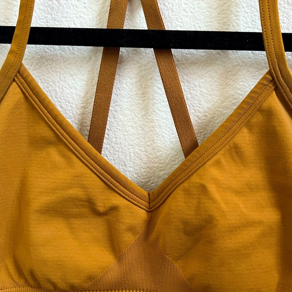 lulu lemon bra 🍋 - Picture 4 of 4